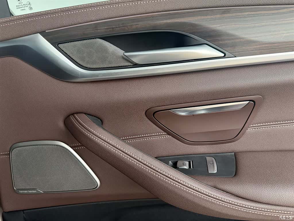 BMW 5 Series, 2021 25