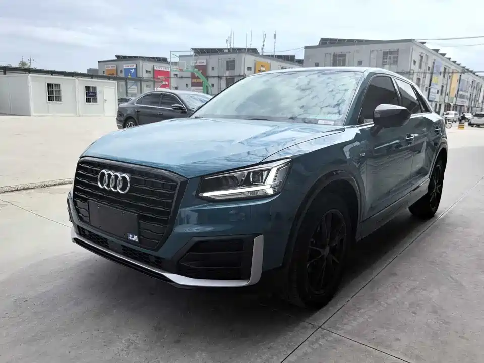 Audi Q2L