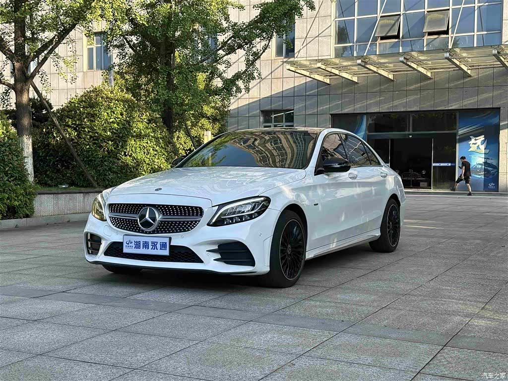 Mercedes-Benz C-Class, 2020 1
