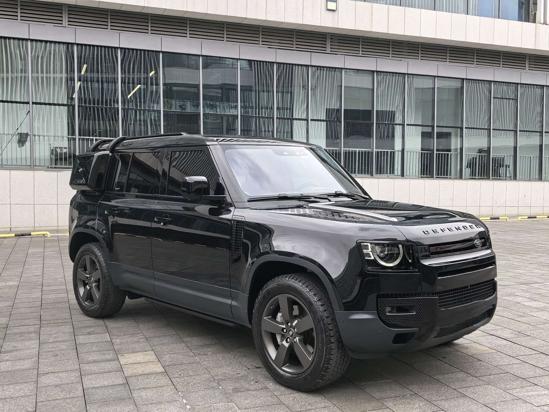 Land Rover Defender, 2020 3