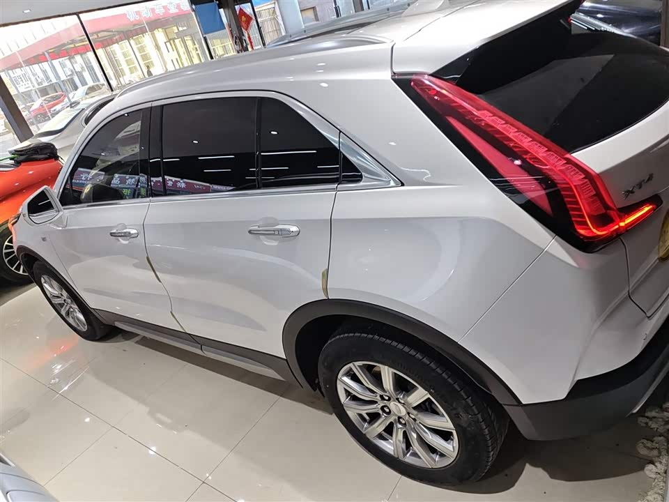 Cadillac XT4