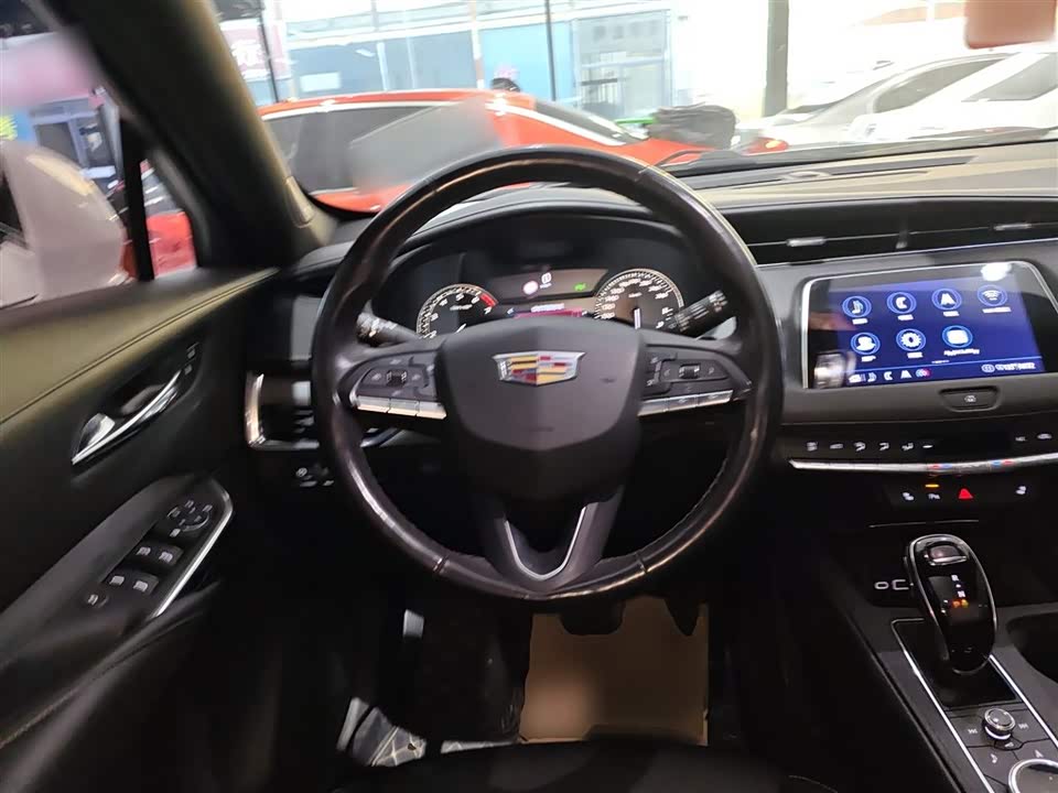 Cadillac XT4