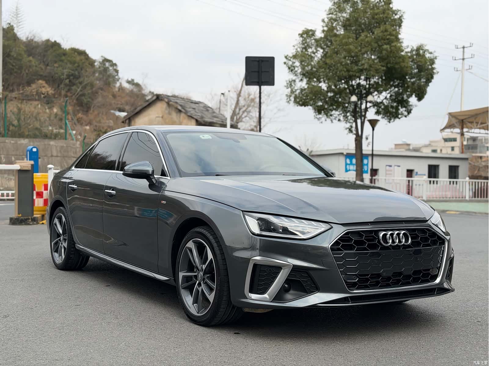 Audi A4L, 2021 3