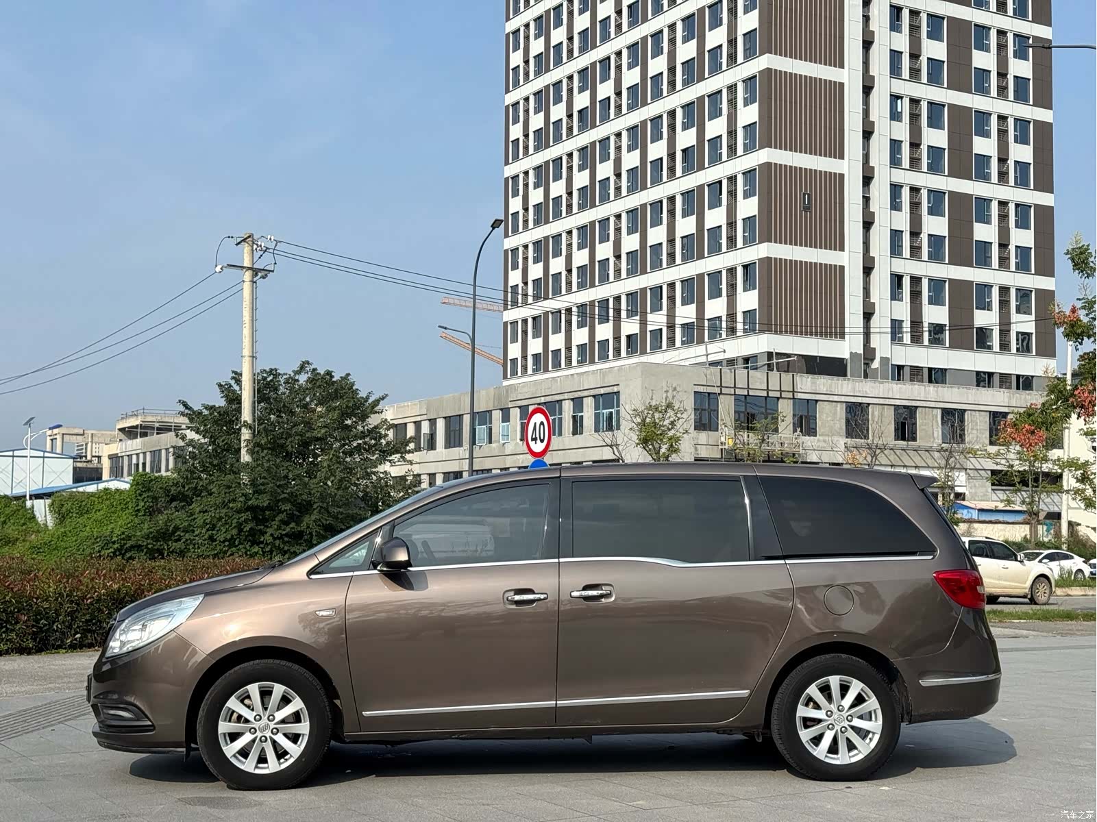 Buick GL8, 2017 3
