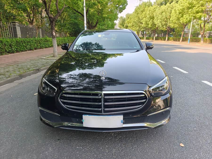 Mercedes-Benz E-Class 2023, фото 1