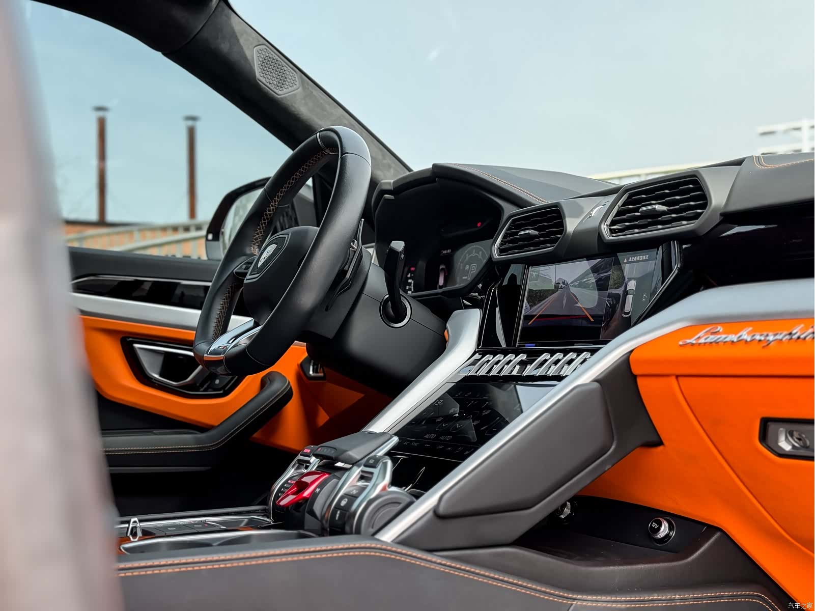 Lamborghini Urus, 2023 10