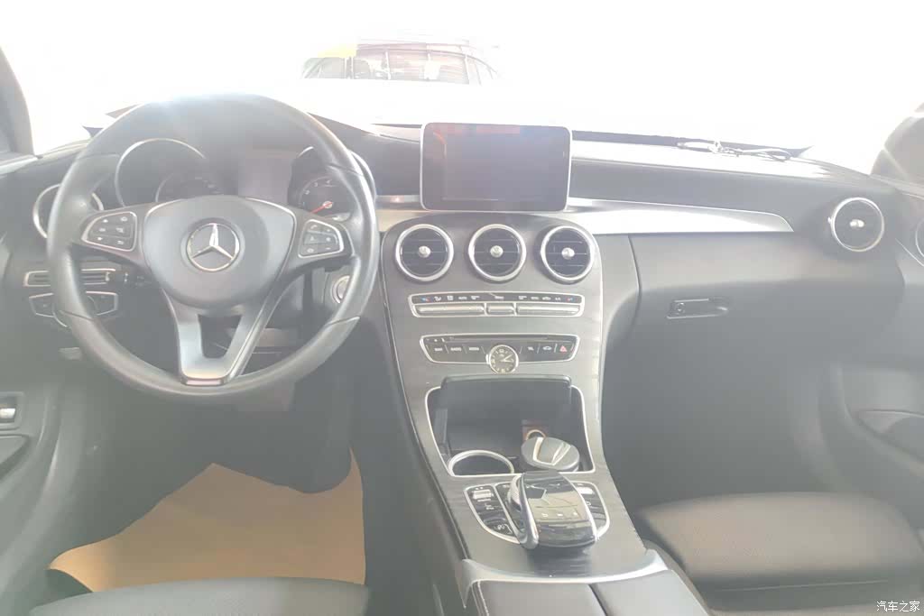 Mercedes-Benz C-Class, 2018 12