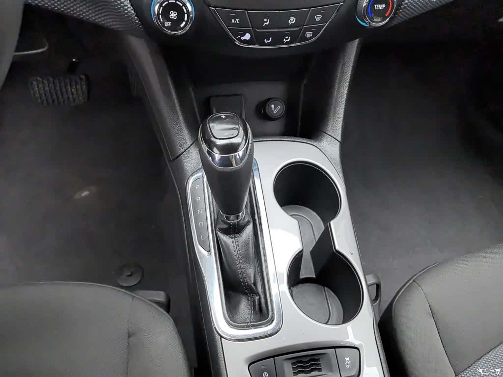 Chevrolet 320, 2018 13