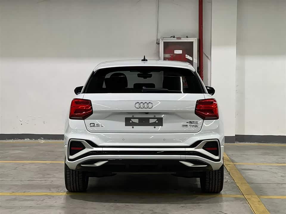 Audi Q2L