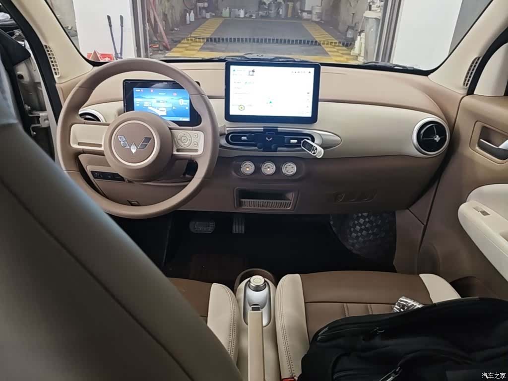 Wuling MINIEV, 2025 10