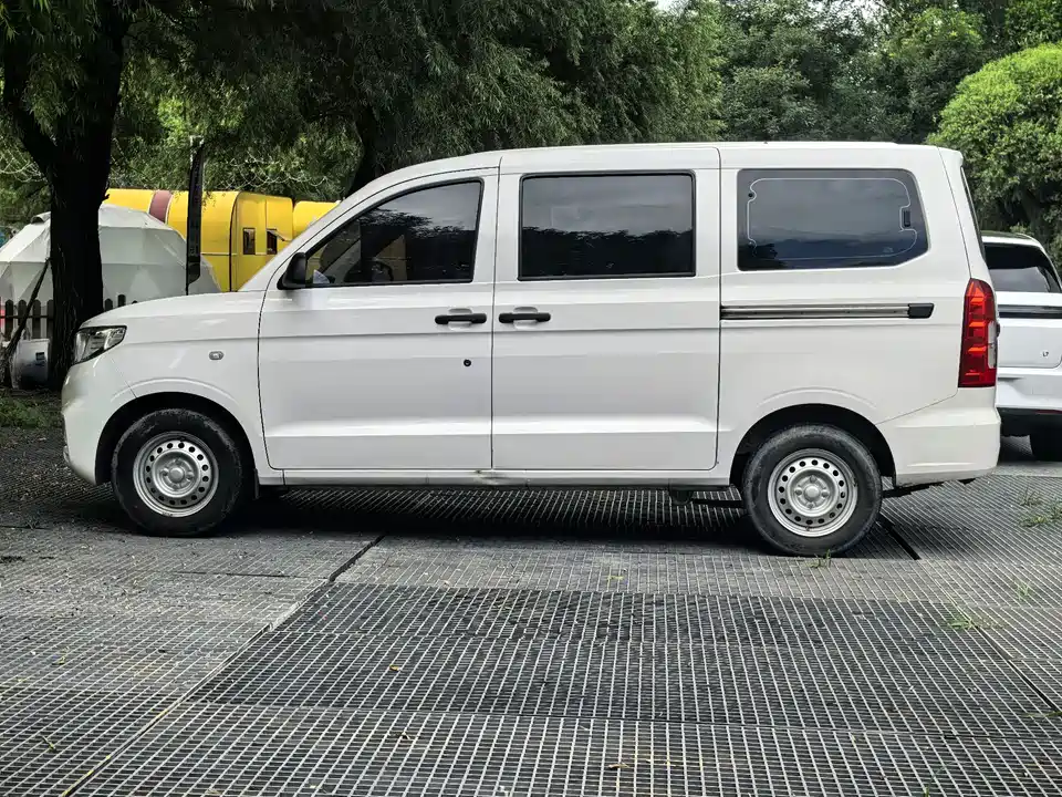 Wuling Wuling Hongguang V