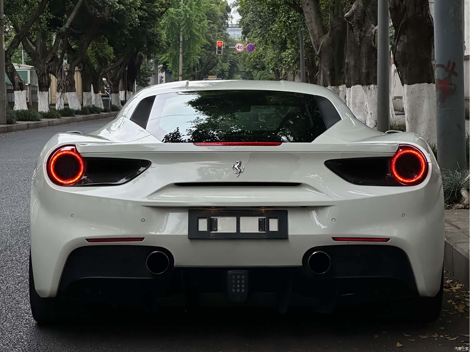 Ferrari 488, 2016 3