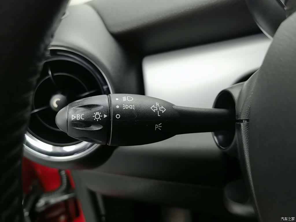 Mini ONE, 2013 21