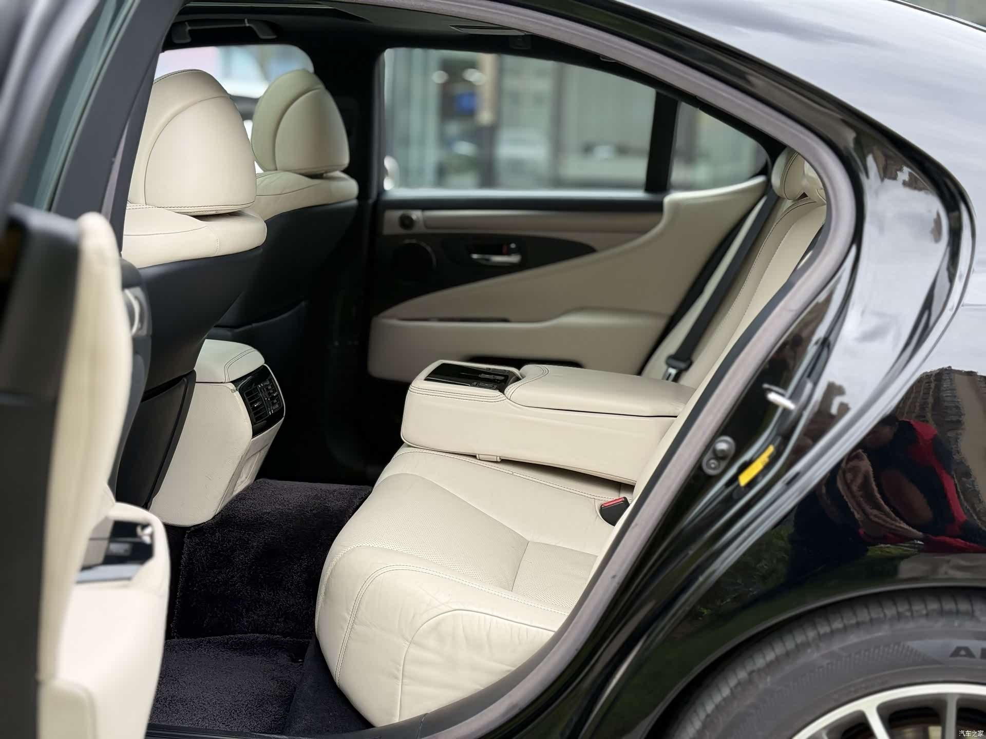 Lexus LS, 2013 6