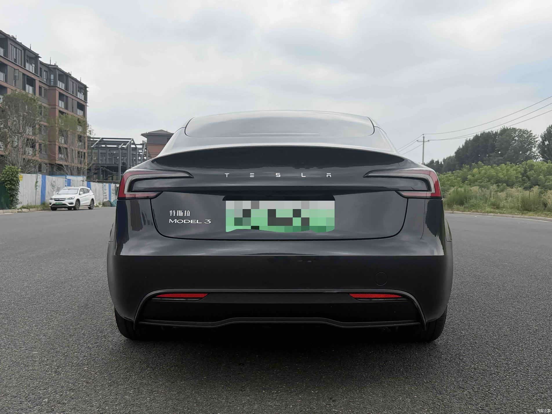Tesla Model 3, 2025 8