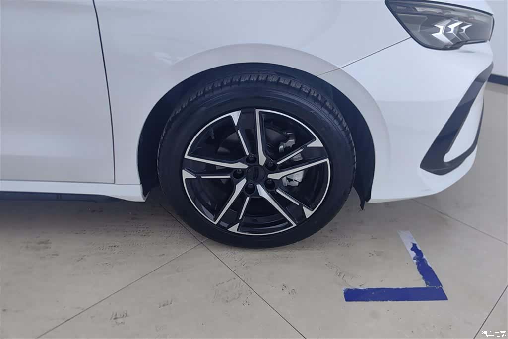 Geely Binray, 2023 6