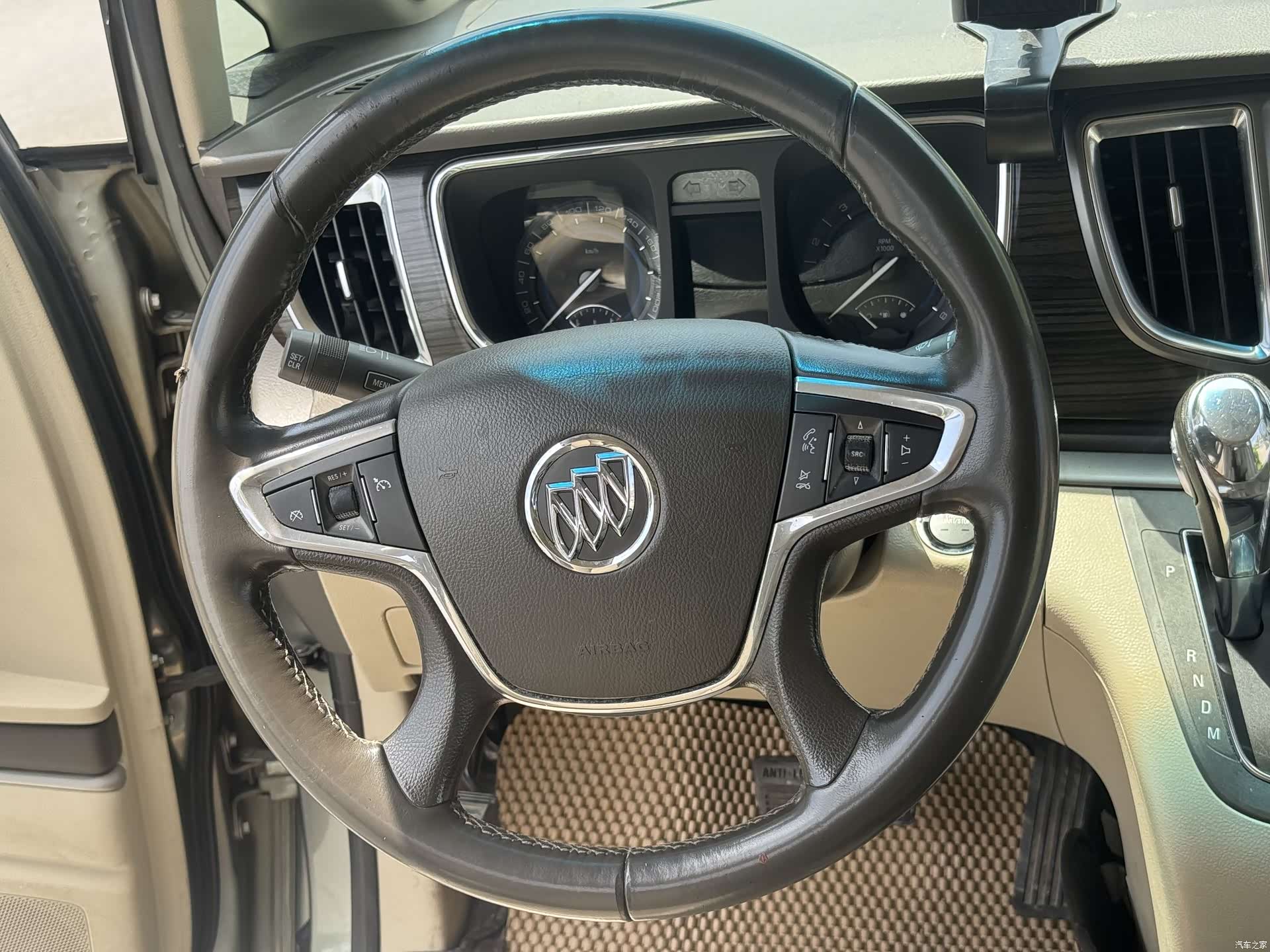 Buick GL8, 2012 23