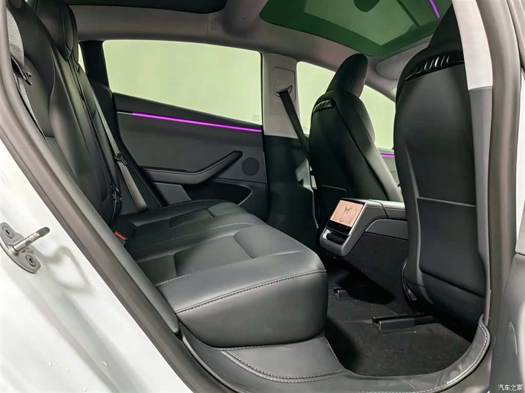 Tesla Model 3, 2025 6