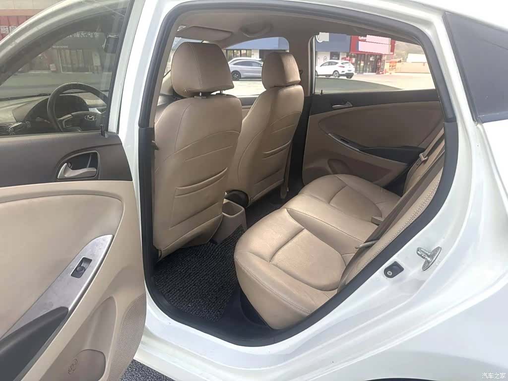 Hyundai GLS, 2016 6