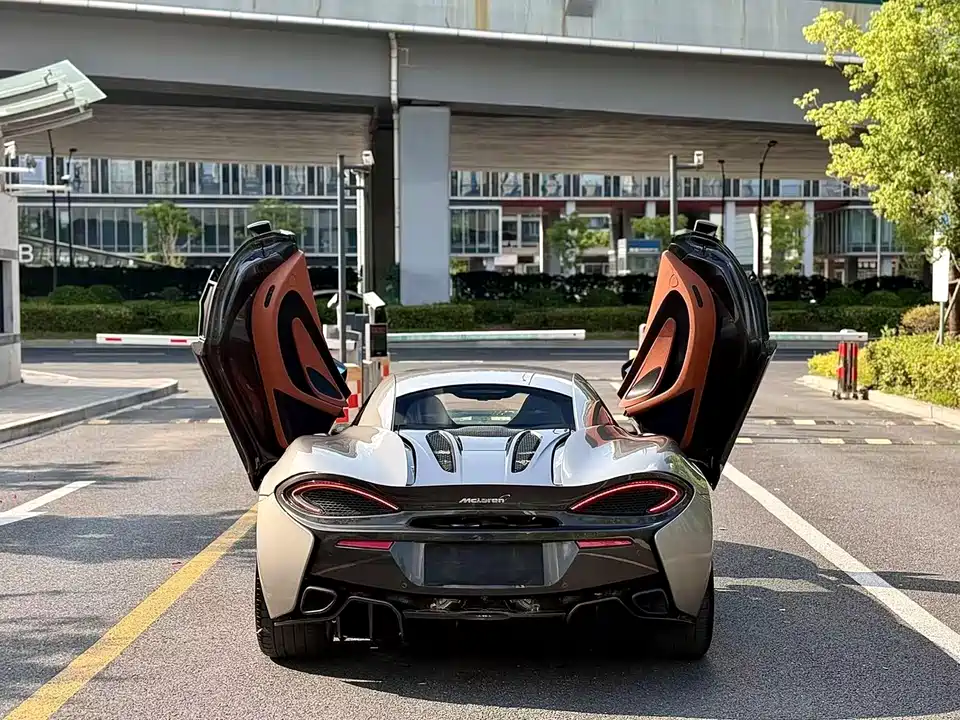McLaren 570