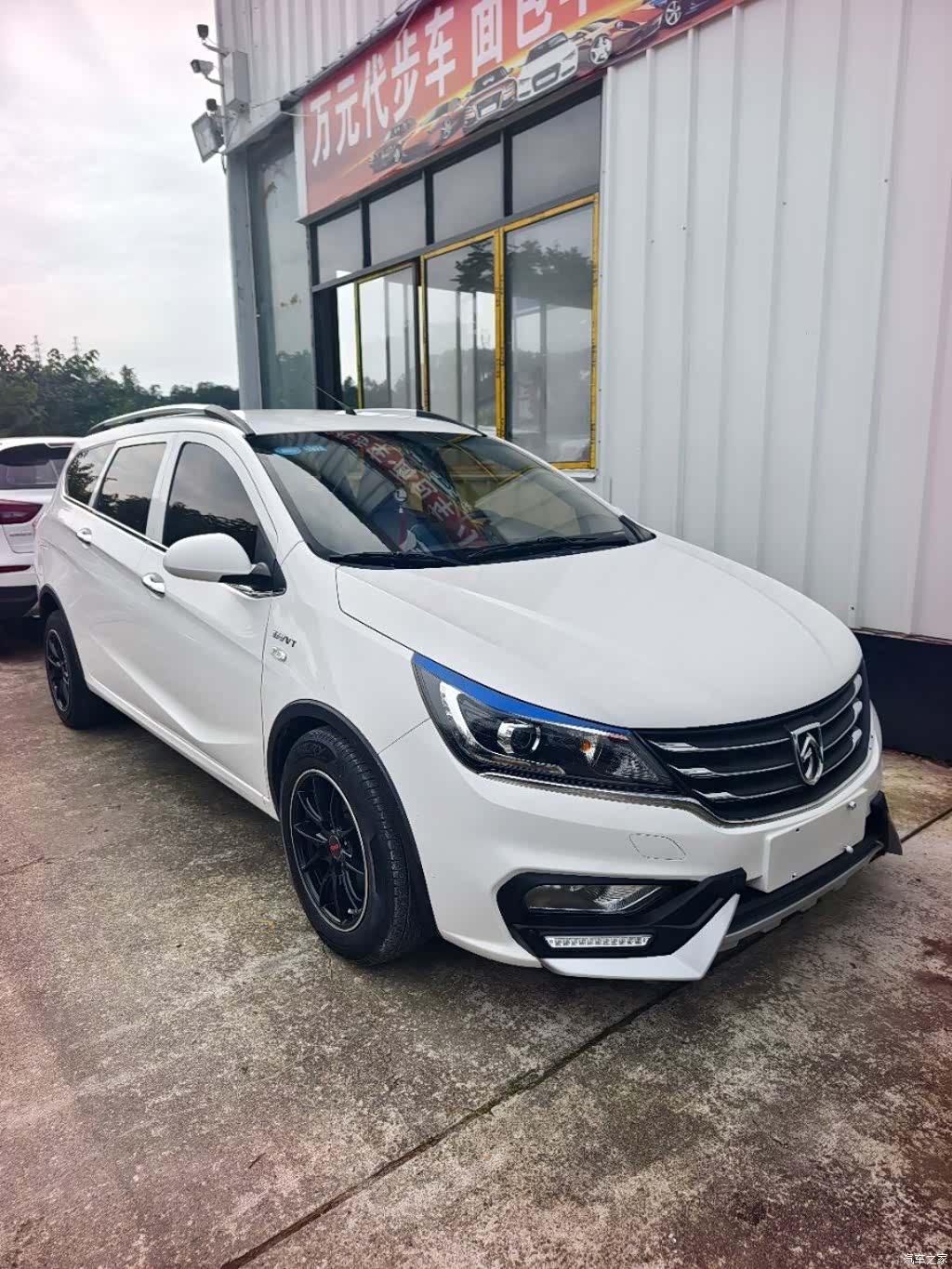 Wuling 310W, 2018 2