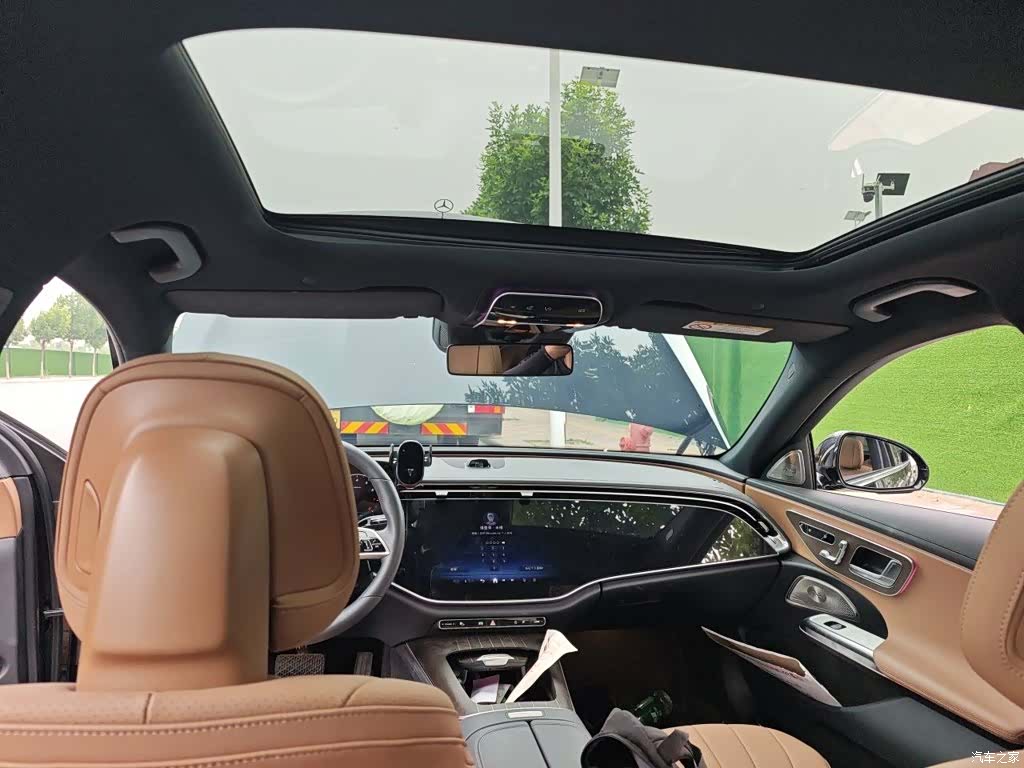 Mercedes-Benz E-Class, 2024 9