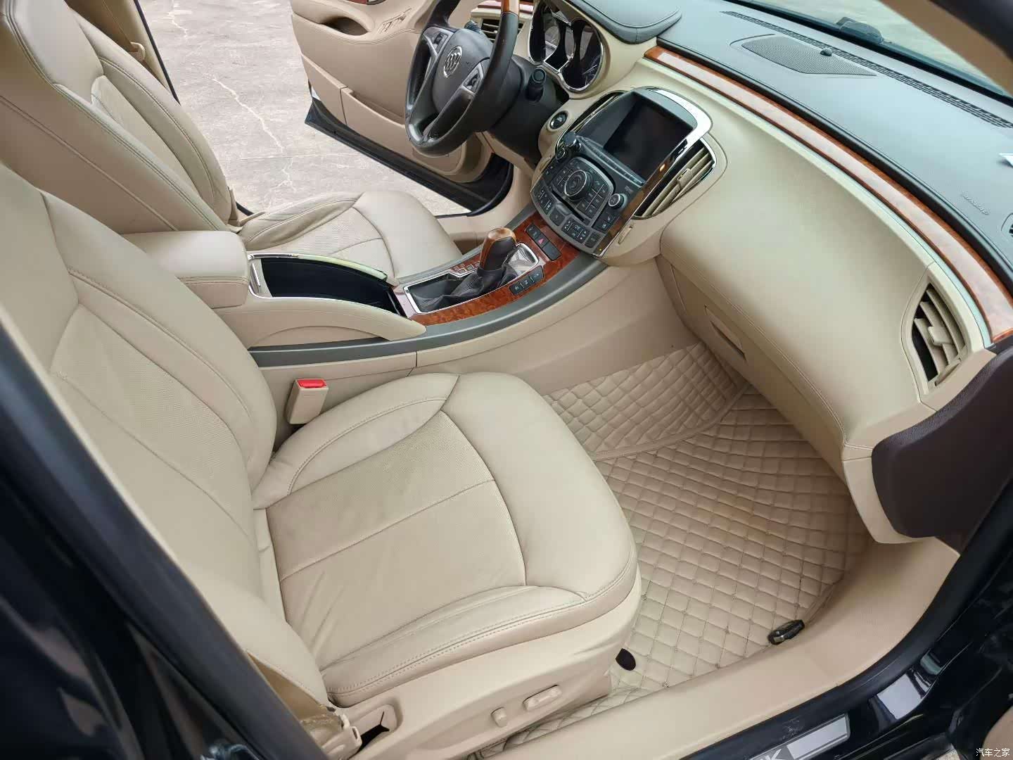 Buick LaCrosse, 2011 8