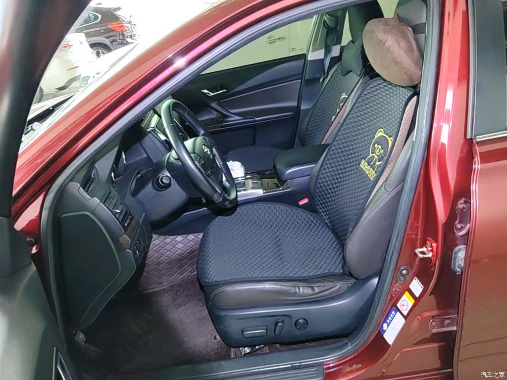Toyota 2.5V, 2015 11