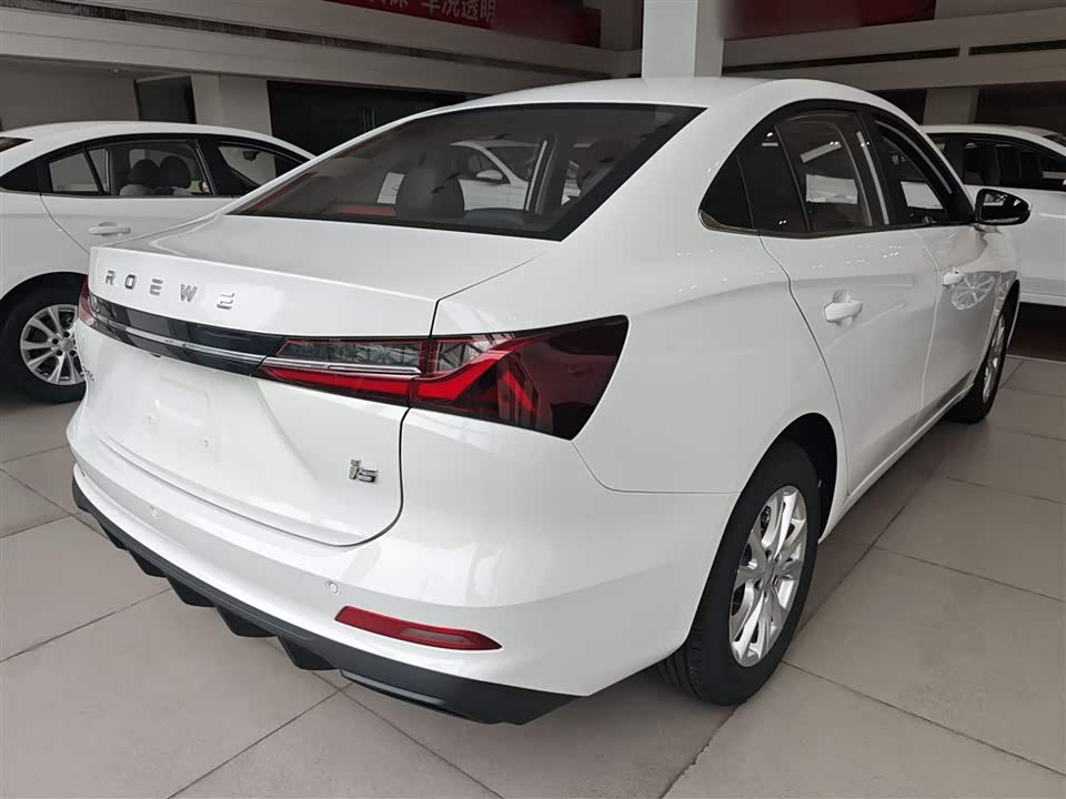 Roewe i5