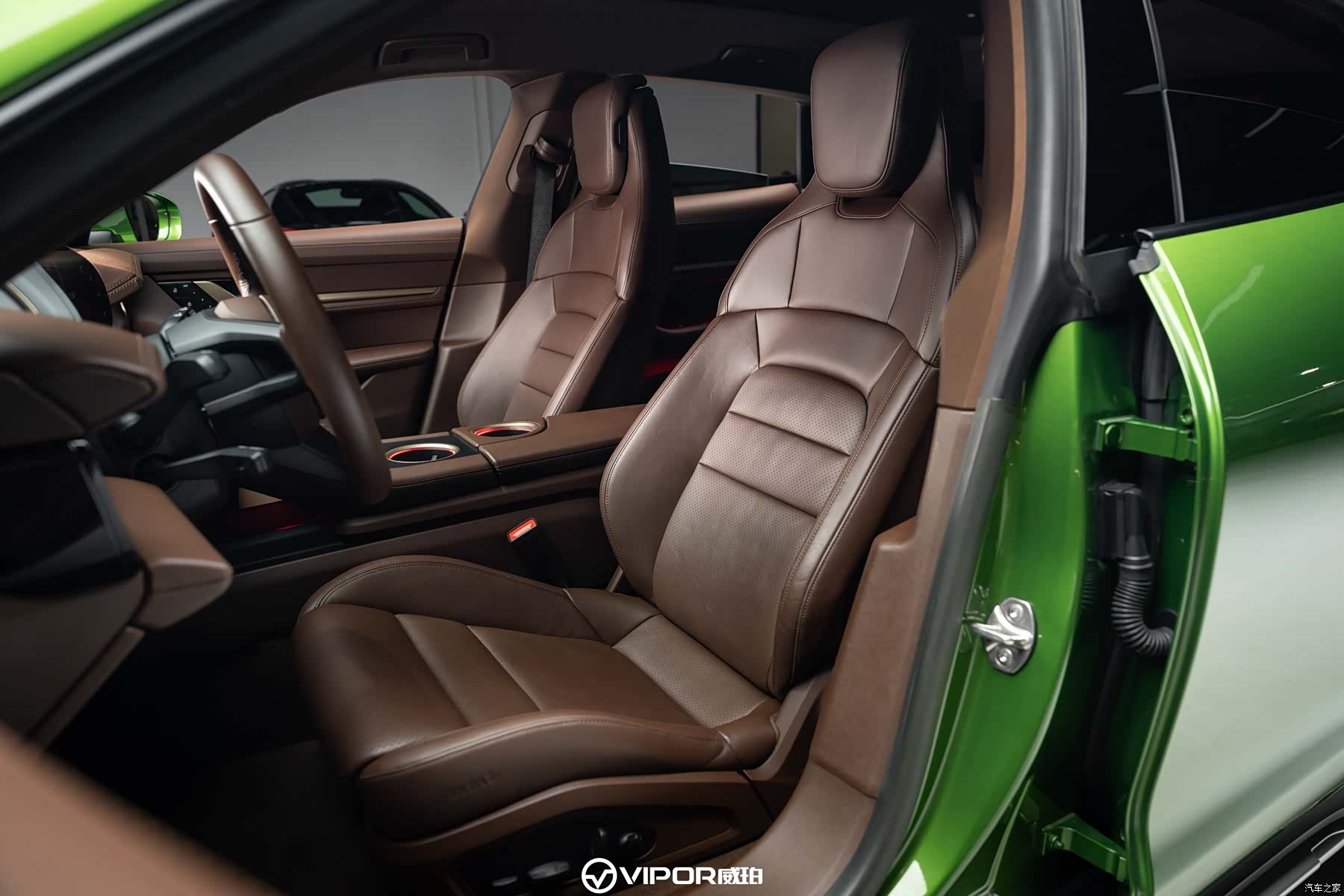 Porsche Taycan, 2023 9