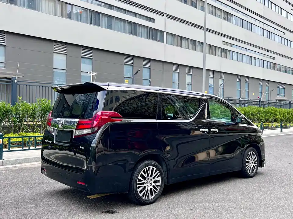 Toyota Elfa