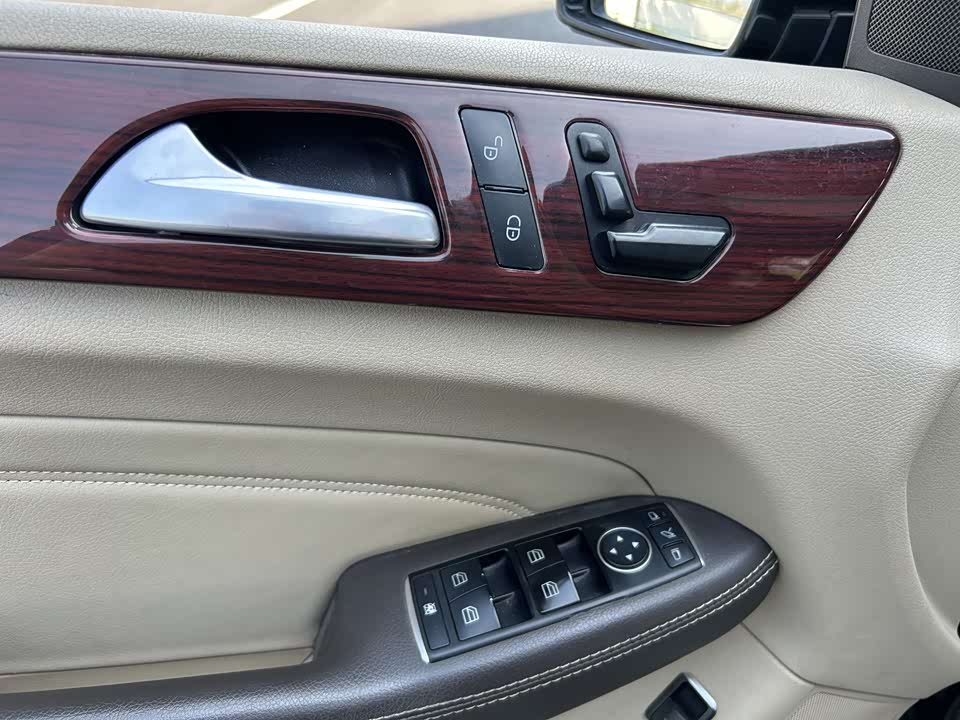 Mercedes-Benz M class