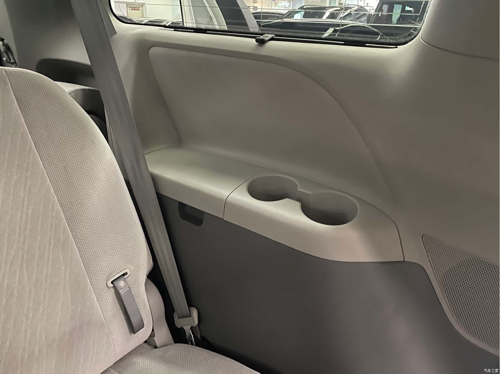 Toyota Sienna, 2016 40