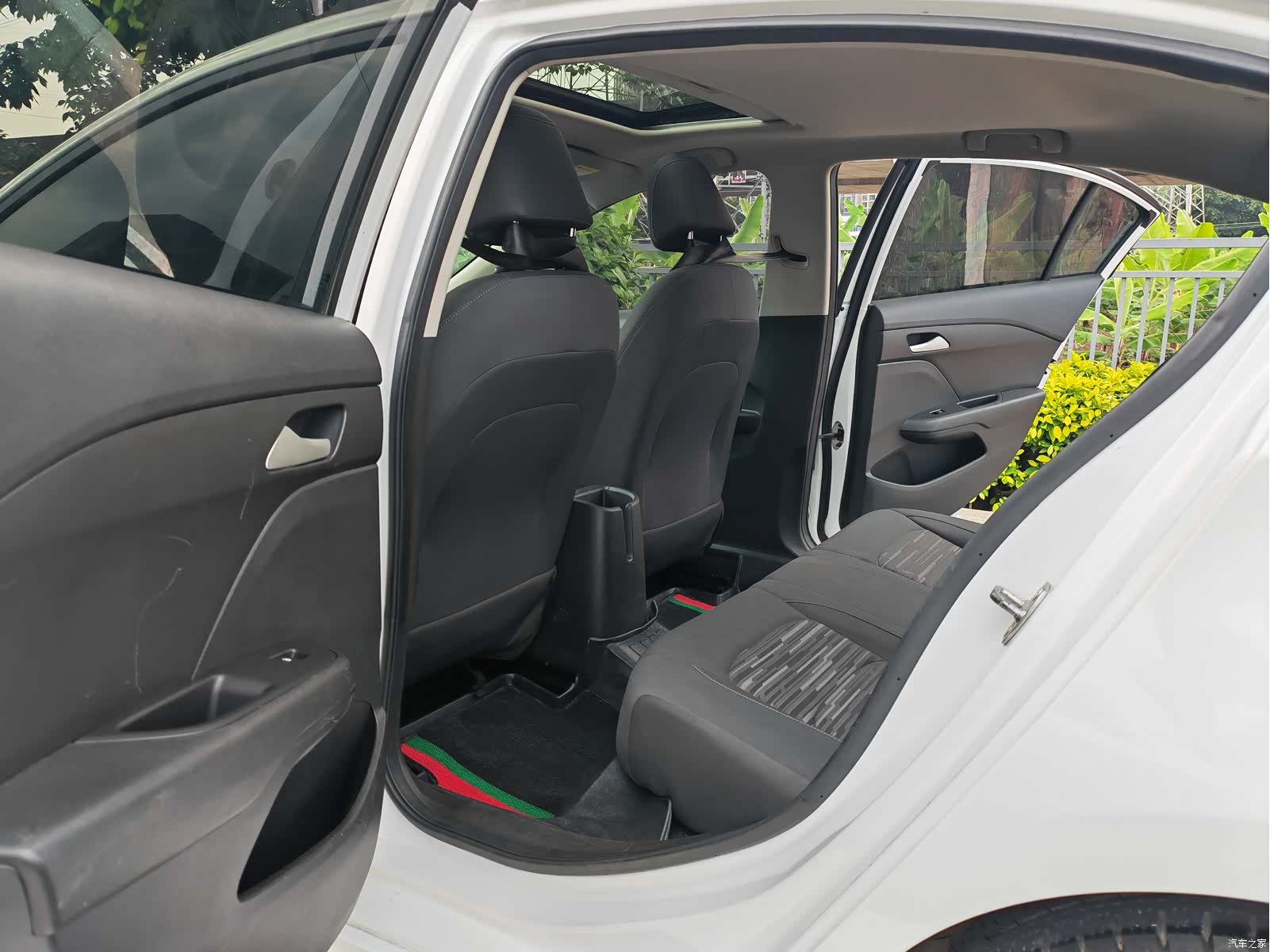 Chevrolet 320, 2019 14