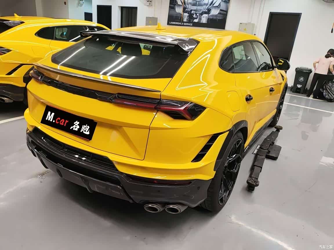 Lamborghini Urus, 2023 2