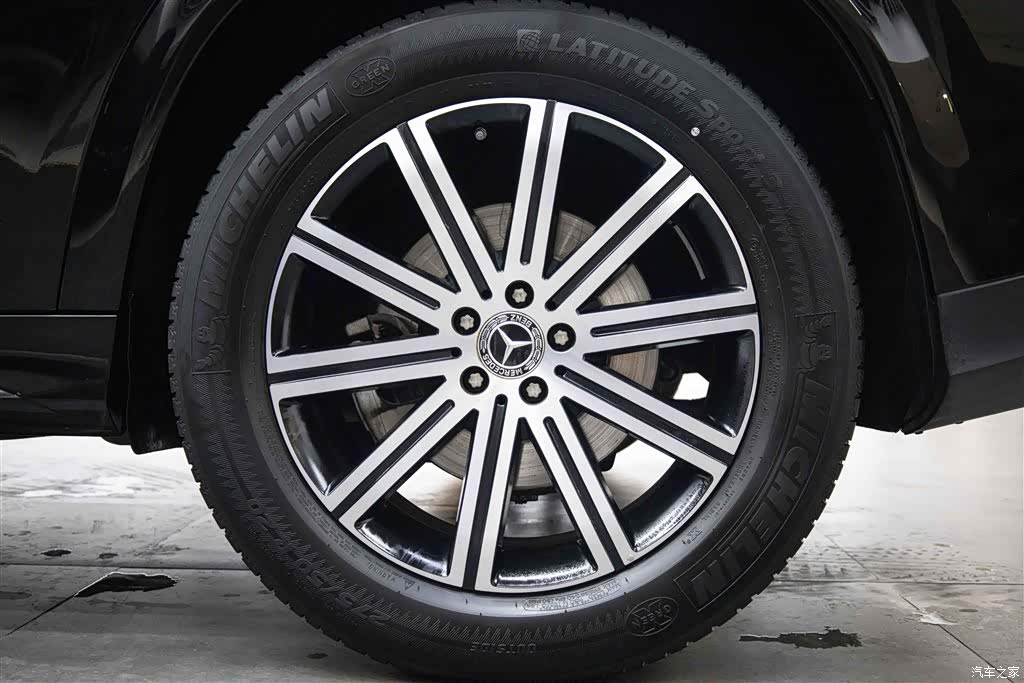 Mercedes-Benz GLE, 2024 13