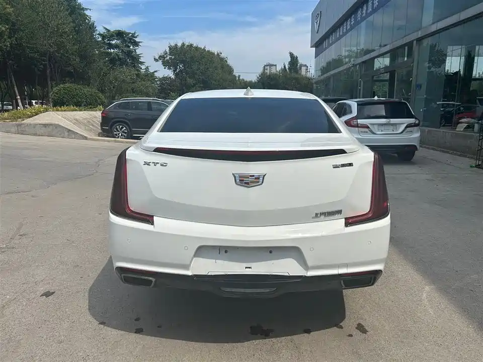 Cadillac XTS
