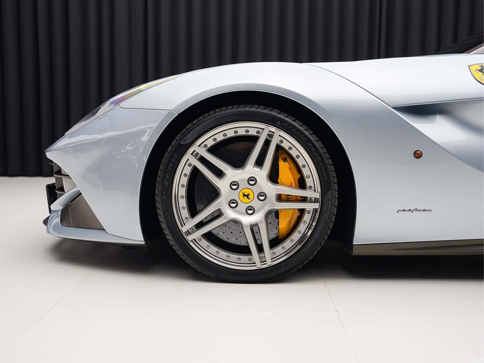 Ferrari F12ber, 2014 8