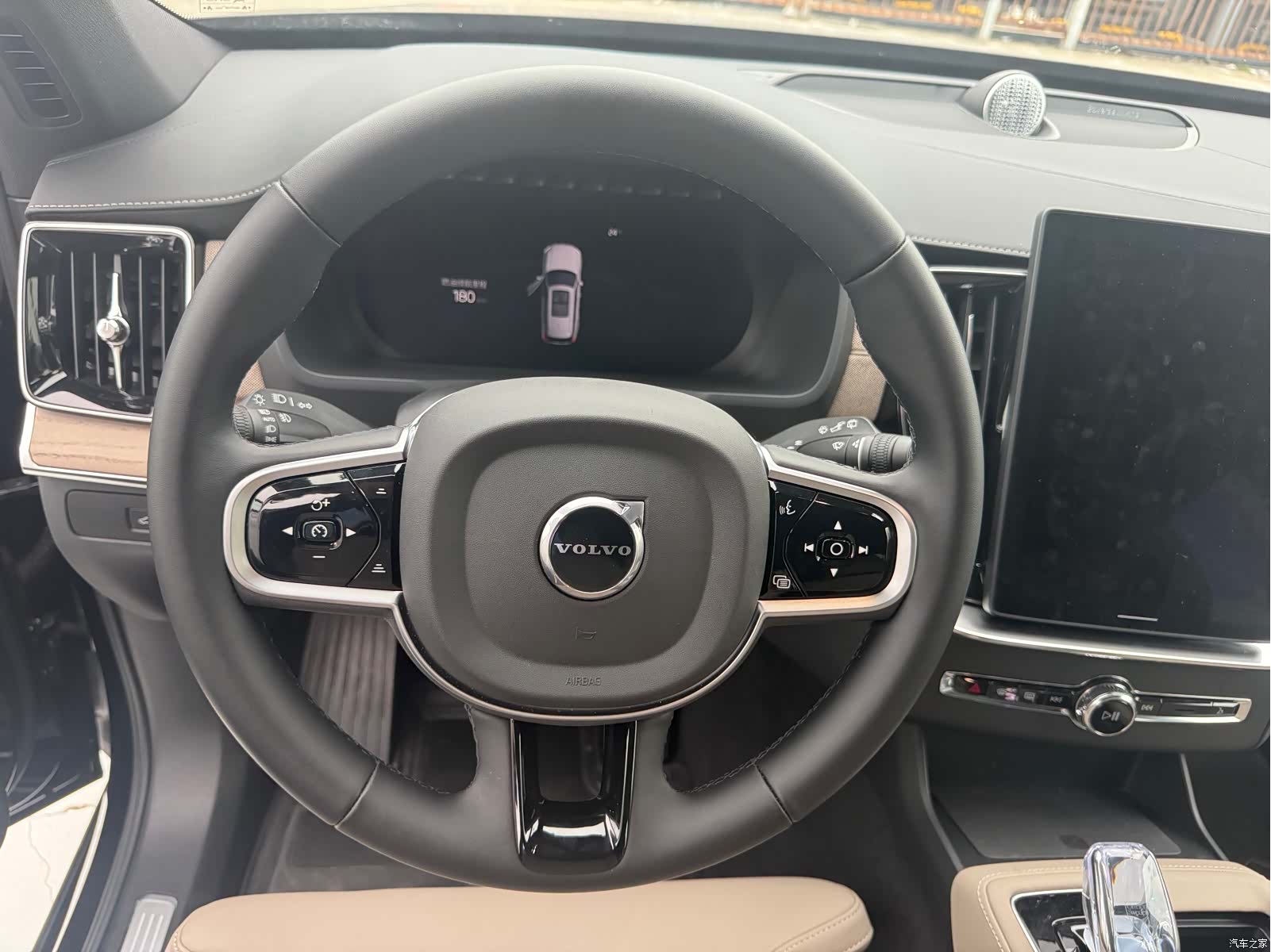 Volvo XC90, 2025 14