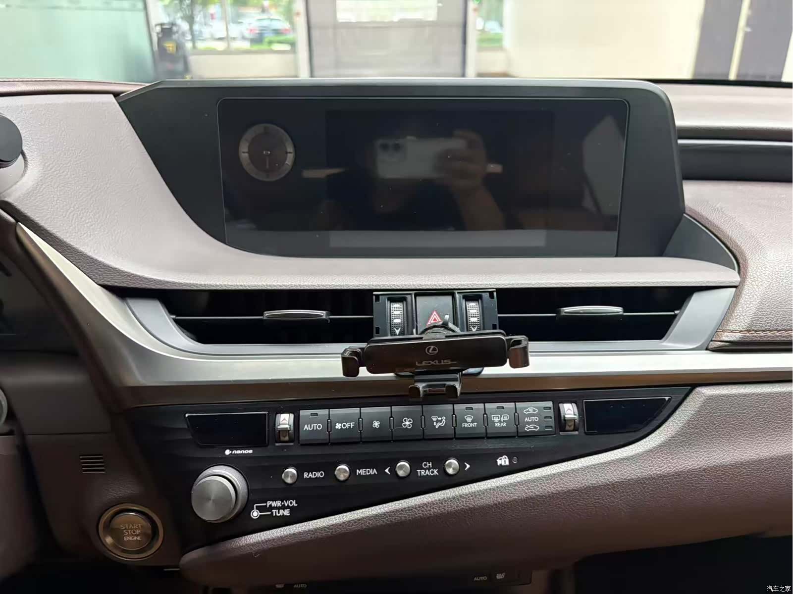 Lexus ES, 2021 24