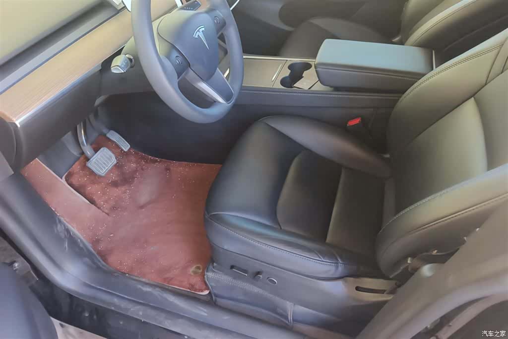 Tesla Model Y, 2023 9