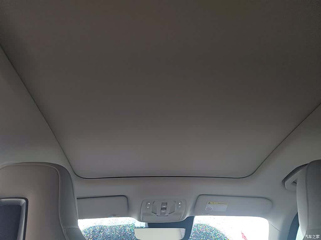 Roewe D5X, 2025 18
