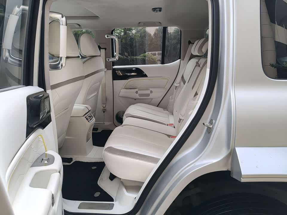 CrossBoundary Co-creation tank 300