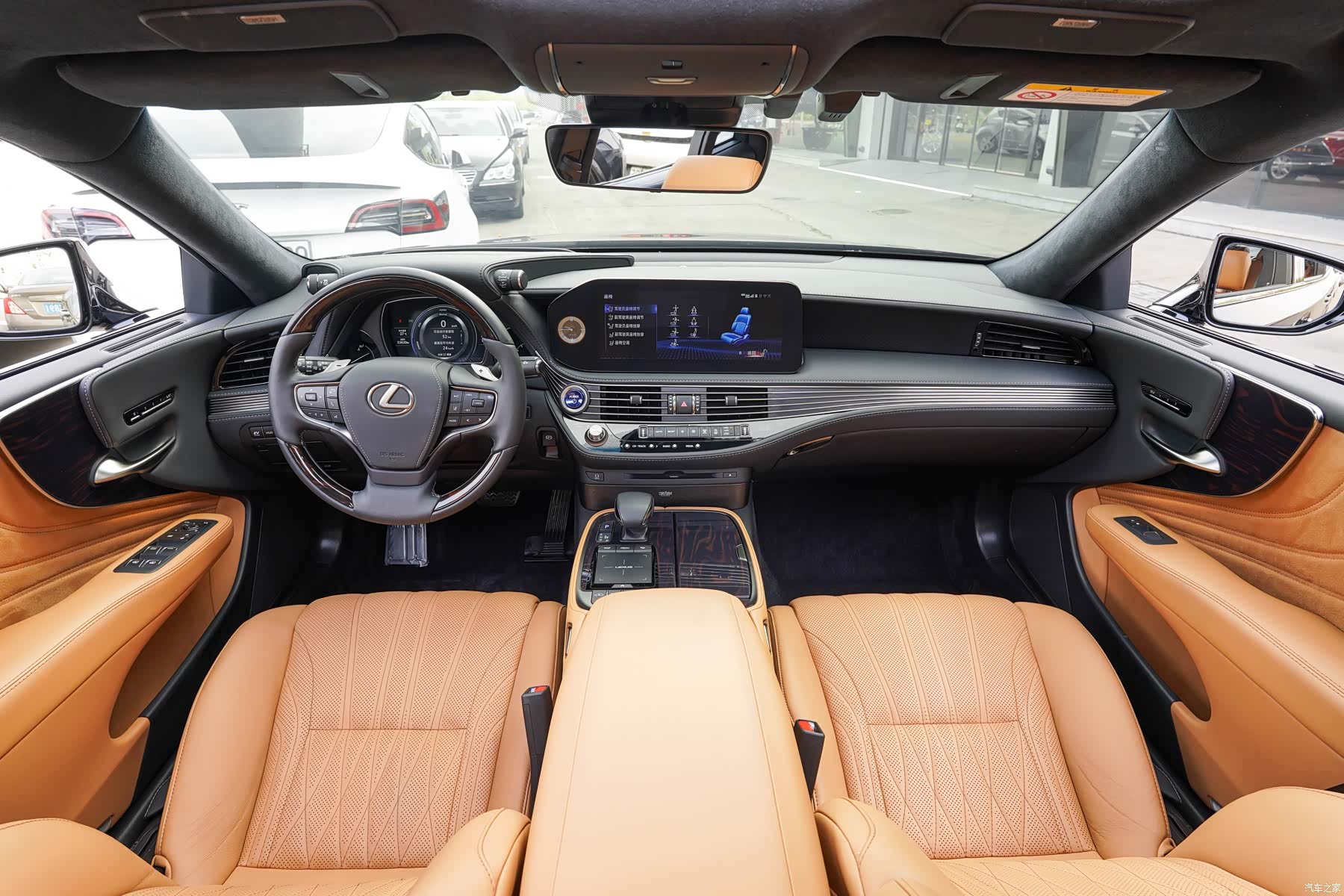 Lexus LS, 2022 13