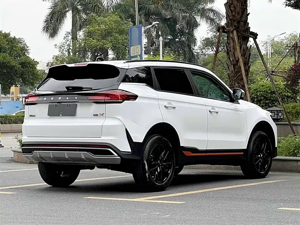 Geely Atlas