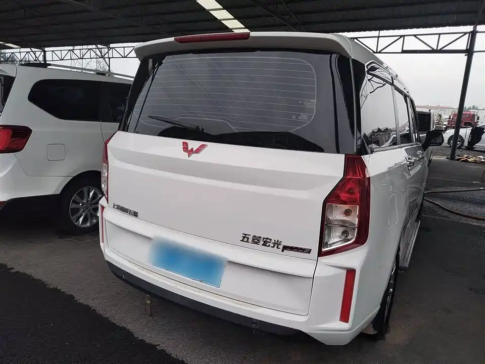 Wuling Wuling Hongguang PLUS