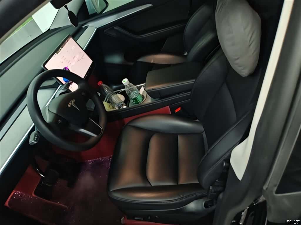 Tesla Model Y, 2023 15
