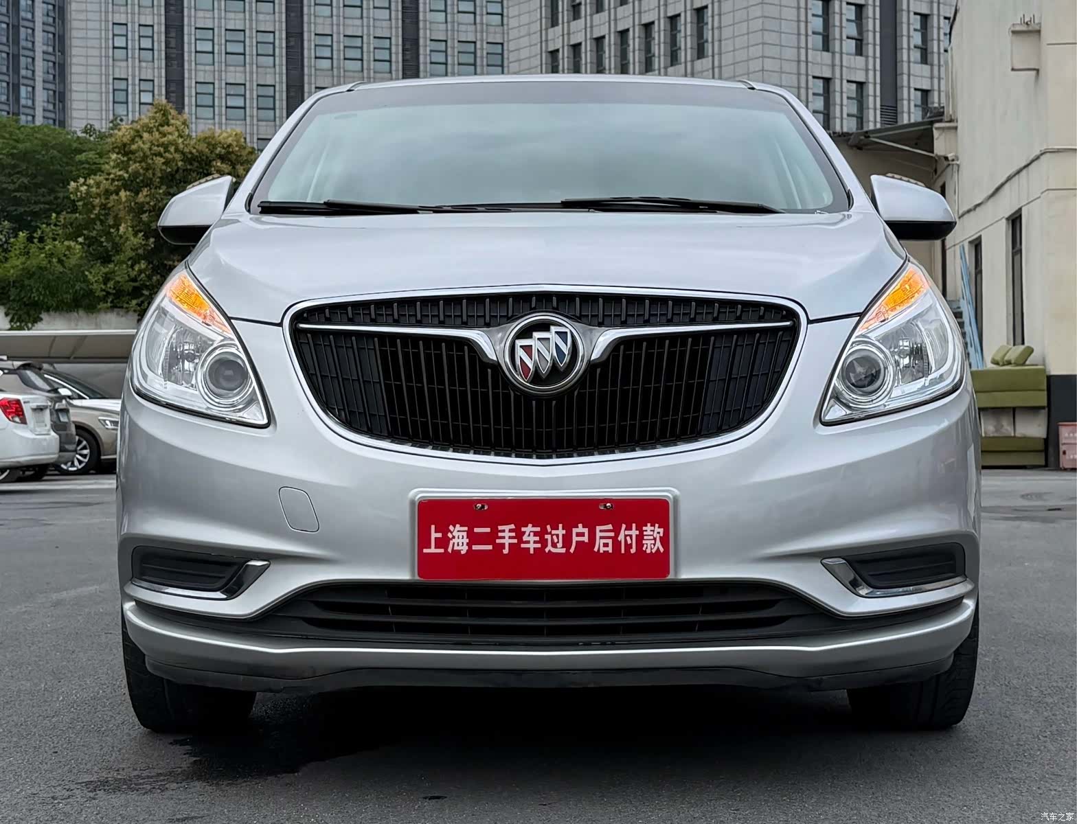 Buick GL8, 2017 1