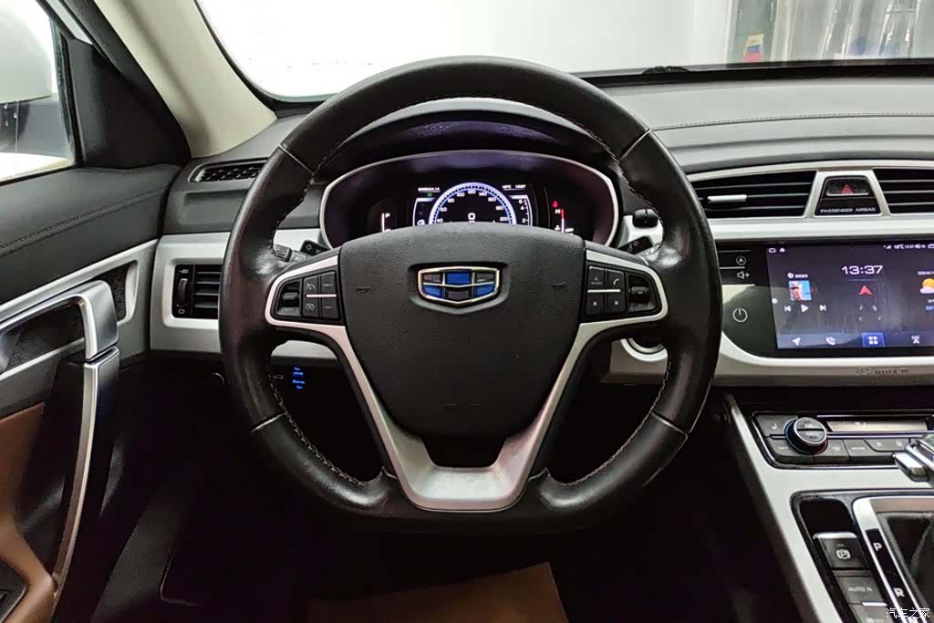Geely Boyue, 2017 15