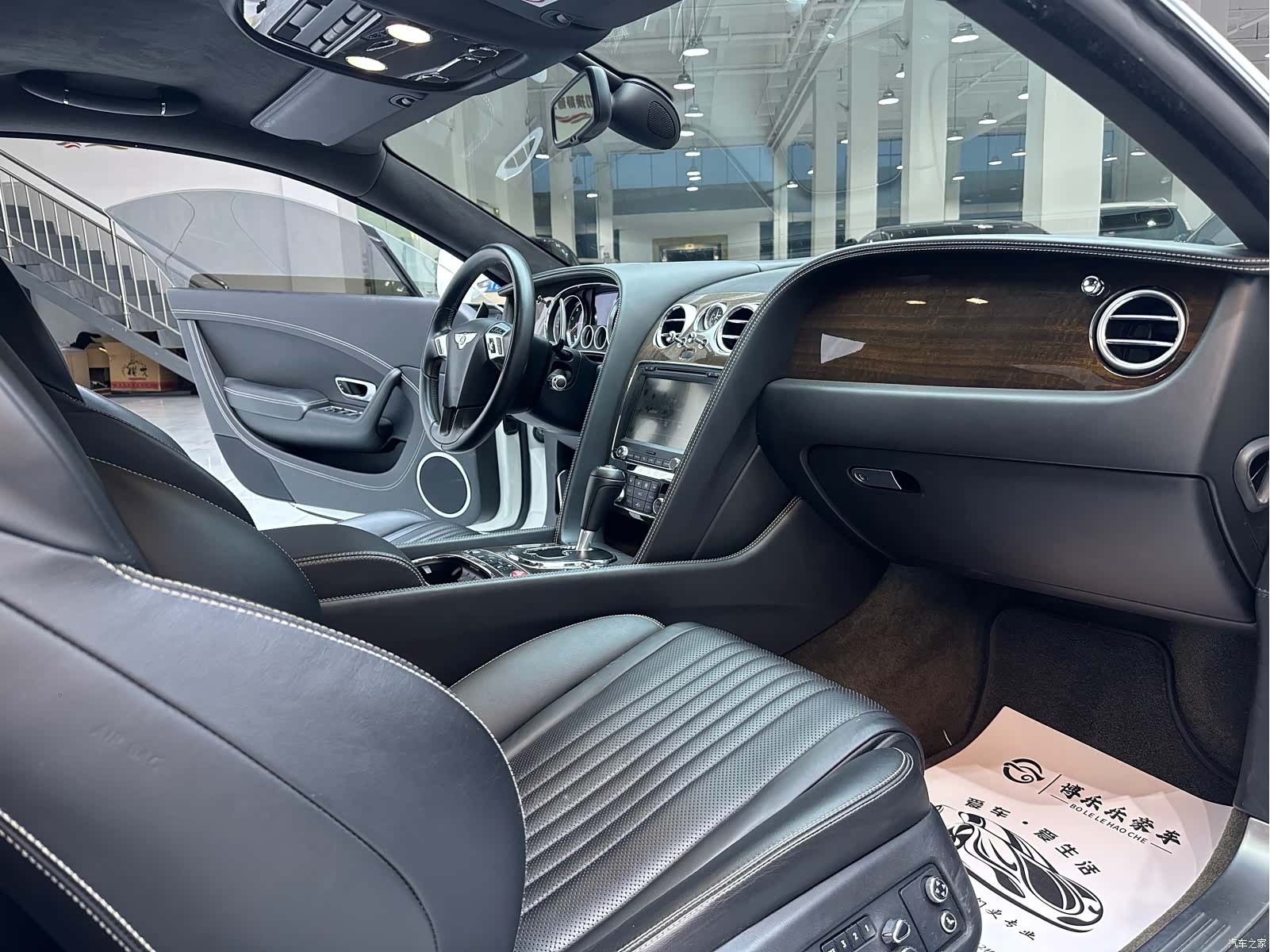 Bentley Continental GT, 2018 10